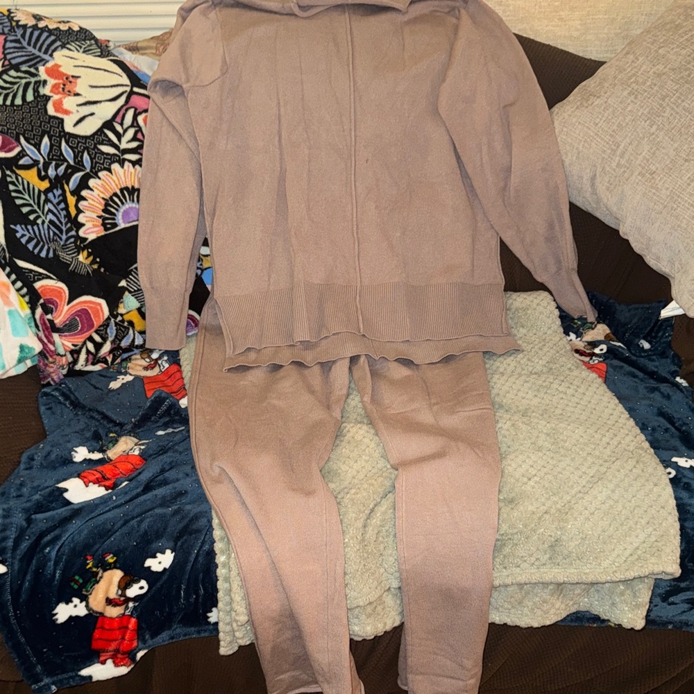 Amazon Women's tan Set